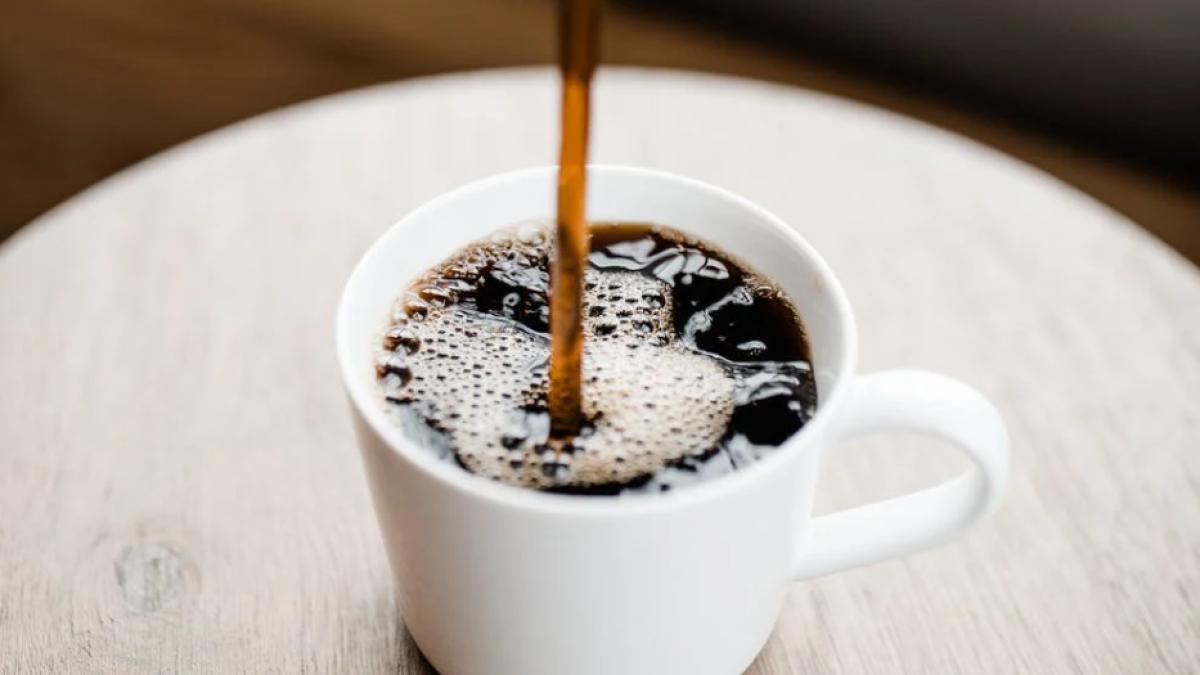 cafeaua--pericolul-ascuns-de-pe-masa-de-pasti--adina-rusu--despre-momentul-cand-trebuie-sa-ne-oprim-din-mancat_34802900