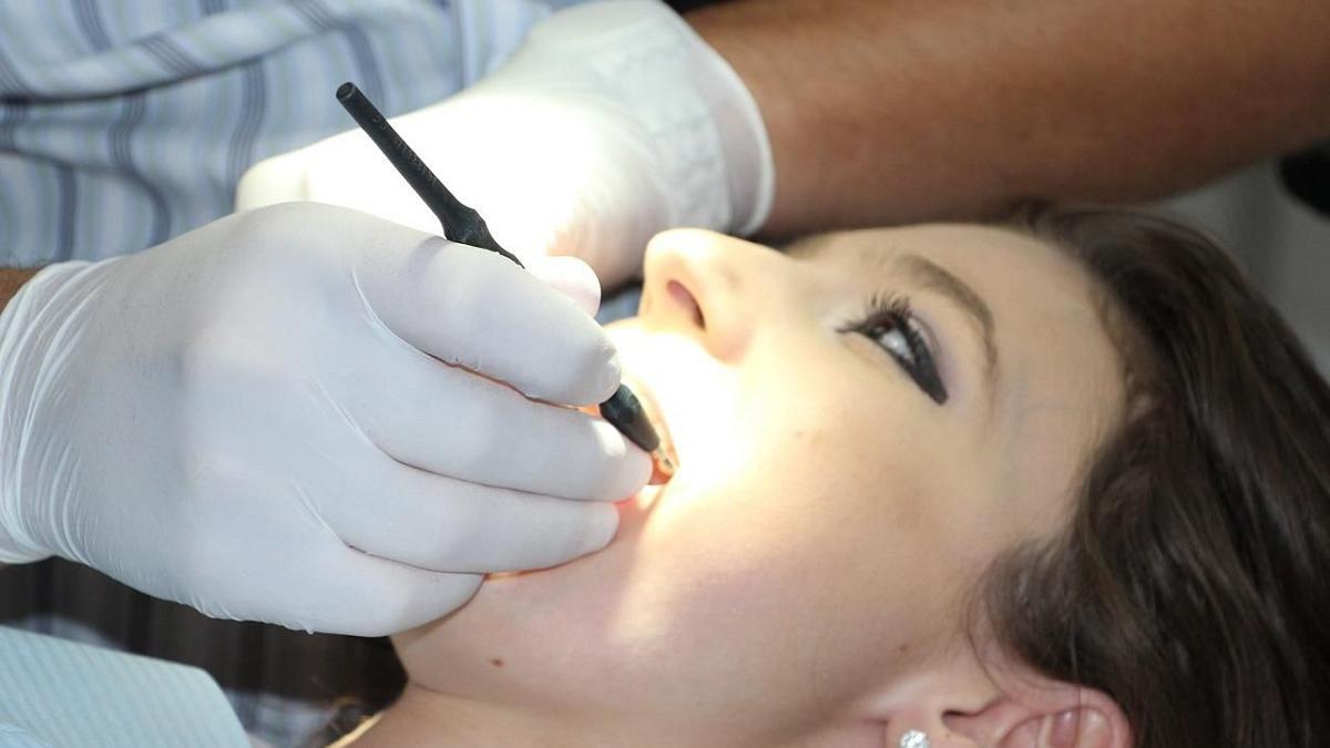 dcmedical---implant-dentar_75077600