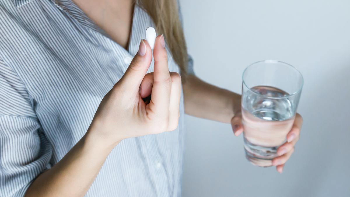 pilula-contraceptiva-sau-pastila-de-a-doua-zi--cand-se-ia-si-ce-este--varsta-pana-la-care-ai-voie-sa-o-iei--totul-despre-cea-mai-ieftina-metoda-anti-bebe_93819700