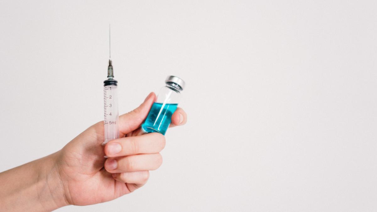 singurul-lucru-pe-care-nu-l-a-facut-vaccinul-anti-covid--adrian-streinu-cercel--la-academia-de-sanatate_28784200