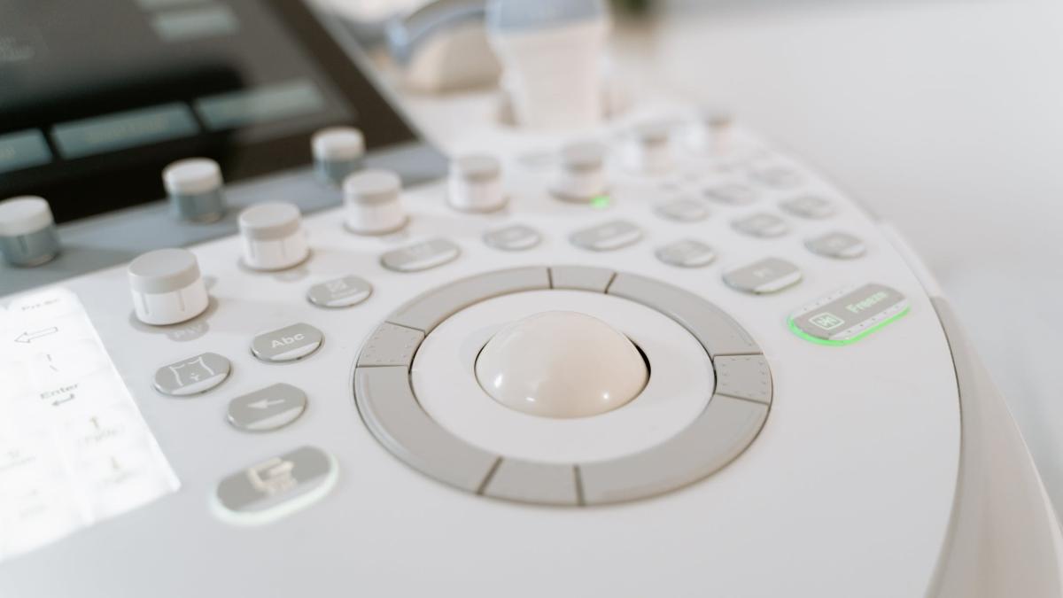 diagnosticarea-cancerului-ovarian--foto-pexels--at--mart-production_08505200