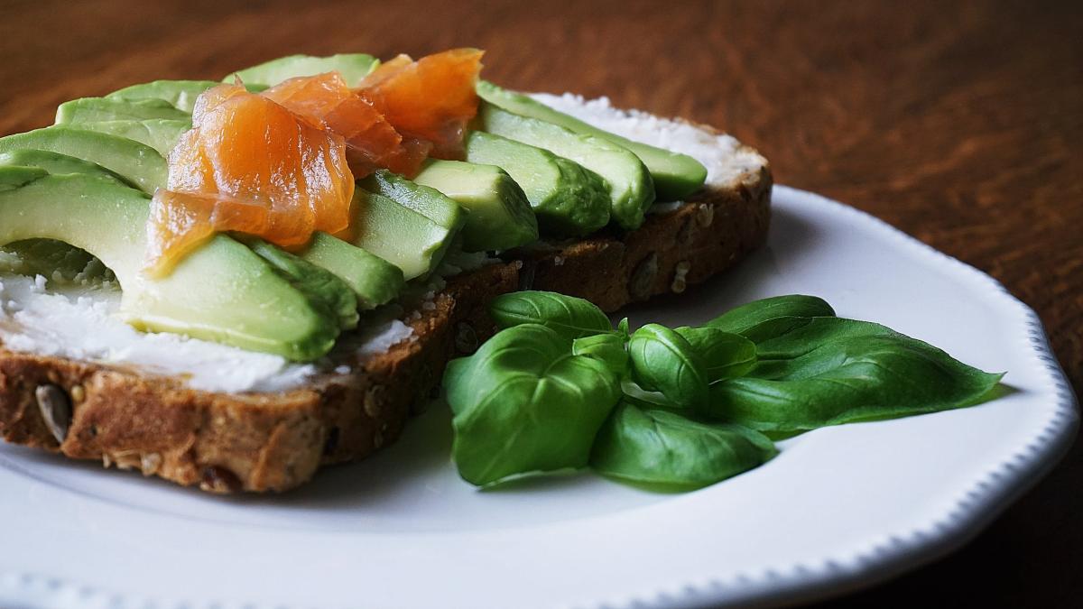 dieta-asociata-si-avantajele--foto-pexels--at--suzy-hazelwood_17711000