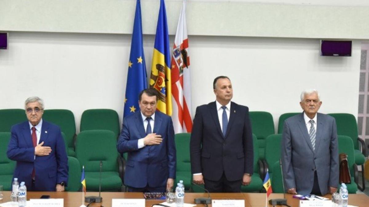 dr--viorel-jinga-a-primit-titlulul-de-doctor-honoris-causa--de-la-universitatea-de-medicina-si-farmacie-nicolae-testemitanu-chisinau-3_98909400