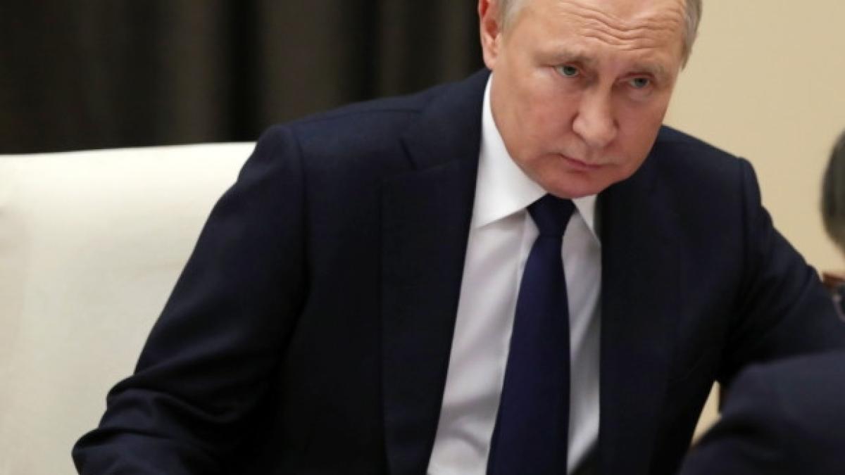 vladimir-putin--orb-si-internat-la-sanatoriu-medicii-i-au-mai-dat-trei-ani-de-trait--dar-dispare-pana-in-2023_54786300