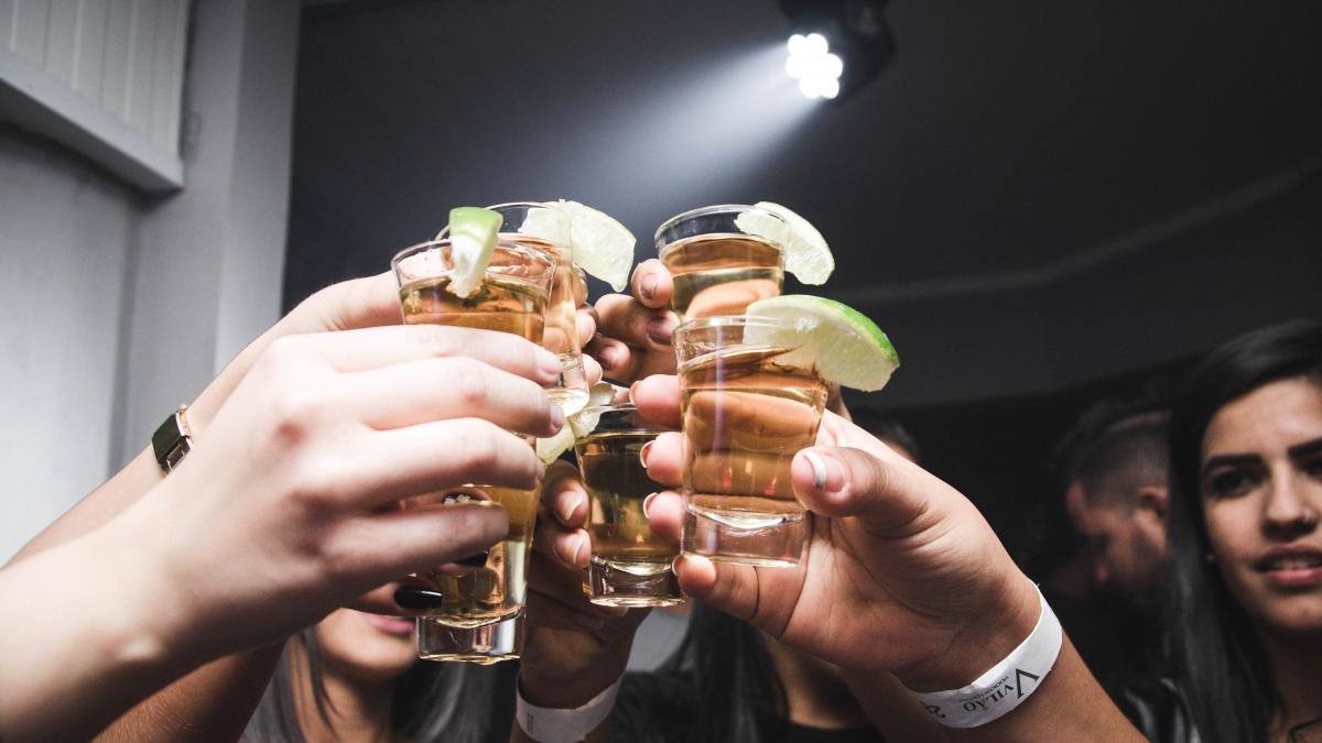 ce-fel-de-consumator-de-alcool-esti_47920800
