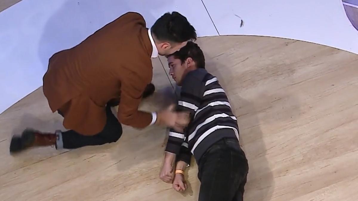 cum-reactionam-la-o-criza-de-epilepsie--foto-captura-video--at--medicool-antena-1_12839700