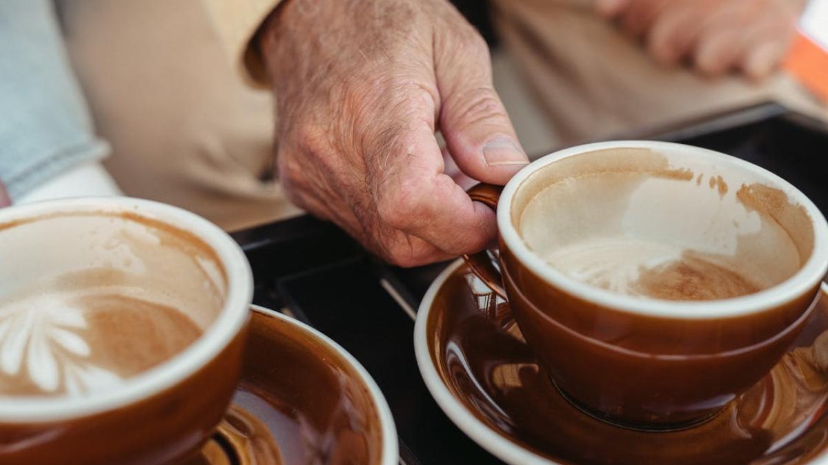 2-3-cesti-de-cafea--foto-pexels--at--shvets-production_66325000