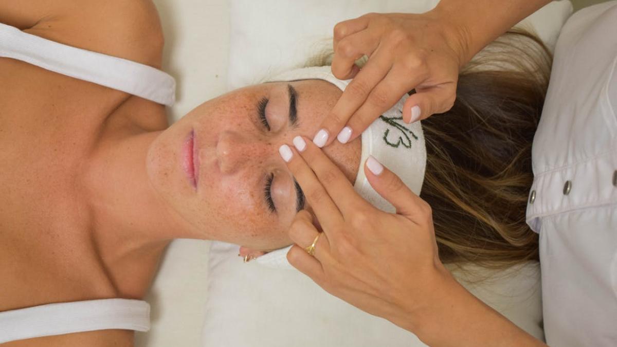 masajul-facial-intre-mit-si-adevar--foto-pexels--at--ornella-delfino_26123300