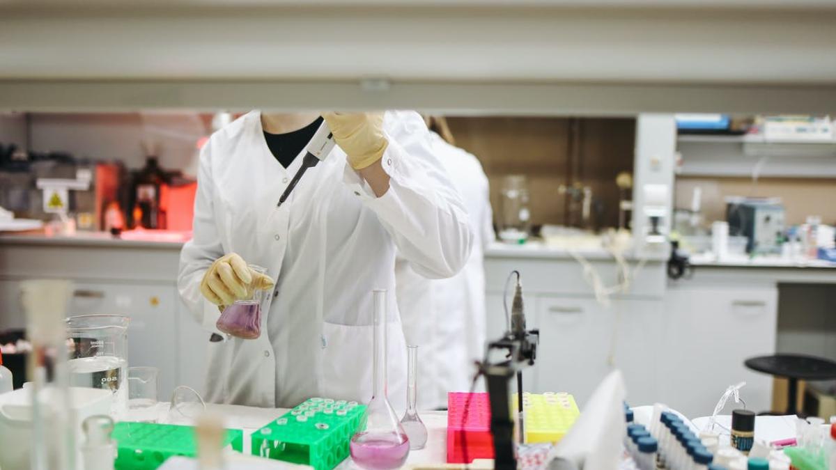 vaccin-personalizat-impotriva-cancerului--foto-pexels--at--polina-tankilevitch_94981200