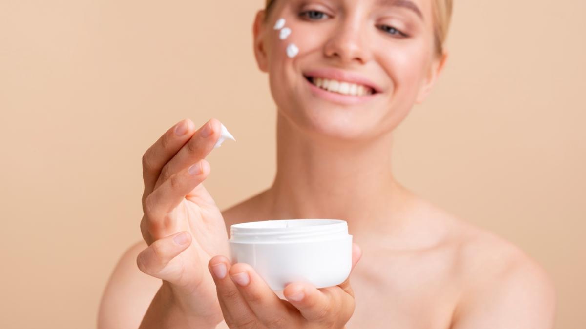 cum-se-aplica-crema-de-fata_19317800