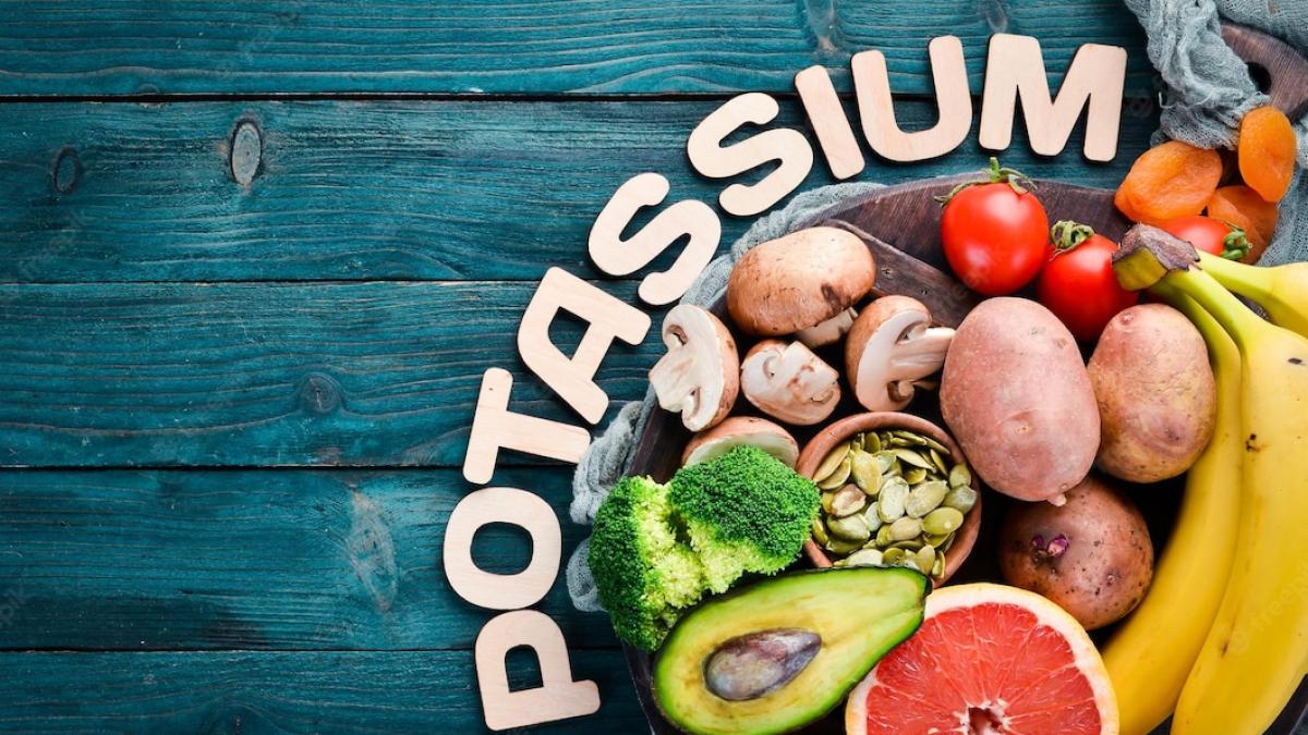 deficitul-de-potasiu-duce-la-oboseala-si-simptome-de-depresie--care-este-doza-recomandata-si-in-ce-alimente-il-gasim_97937700