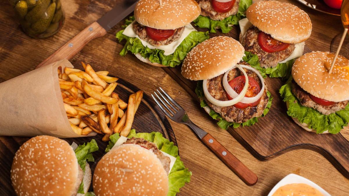 alimentele-ultraprocesate--asociate-cu-dementa--un-meniu-de-fast-food-consumat-zilnic--crestere-a-riscului-cu-28prc-_25236500