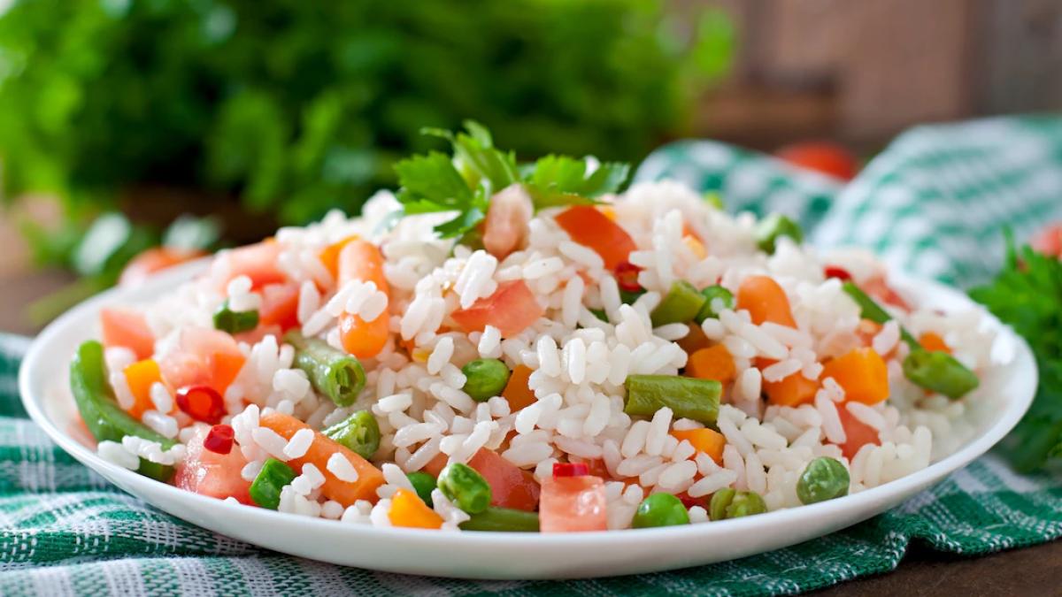 beneficiile-consumului-de-orez-alb--recomandat-in-alimentatia-vegetariana--reduce-riscul-de-cancere-intestinale_73704600