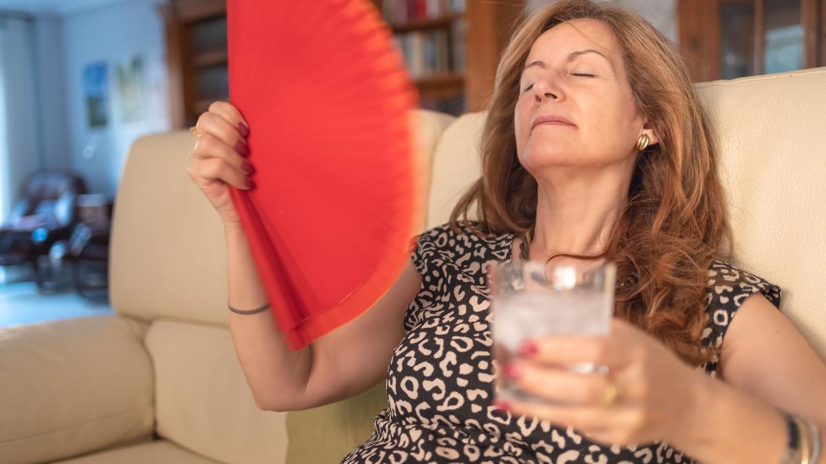 bufeurile--asociate-cu-menopauza--care-sunt-factorii-de-risc-si-cum-se-pot-gestiona_91994400