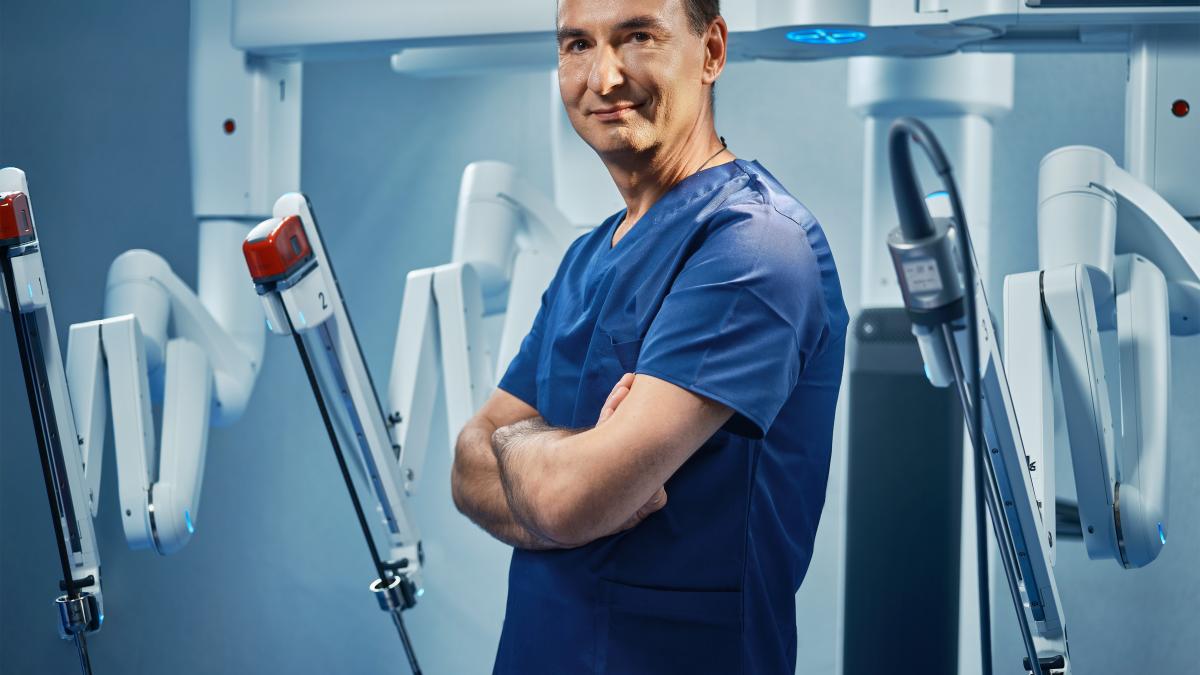 dr--victor-radu--medic-primar-chirurgie-generala--supraspecializare-in-chirurgia-reconstructiva-a-peretelui-abdominal-si-in-chirurgie-robotica_05851300