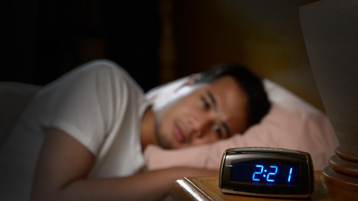insomnia--alcoolul-si-legatura-cu-social-jet-lag-ul--medic-trebuie-sa-dam-un-shut-down--o-inchidere-generala_69489200