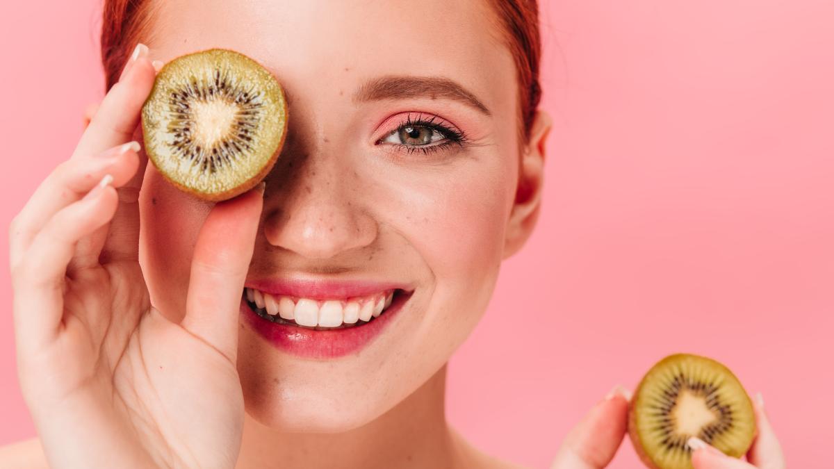masca-de-fata-cu-kiwi-si-argan-sterge-cativa-ani-de-pe-chip_41999900