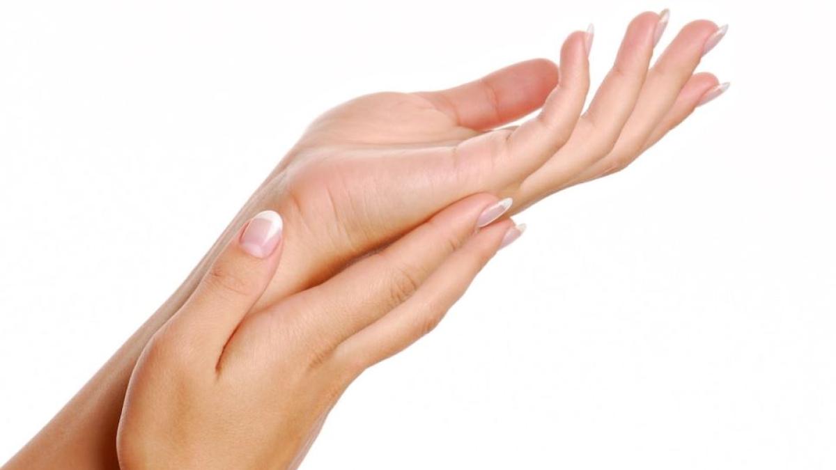salveaza-mainile-uscate-si-crapate-cu-cateva-remedii-naturale_67836800