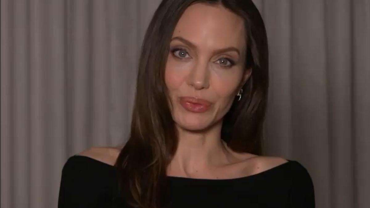 angelina-jolie_25007800
