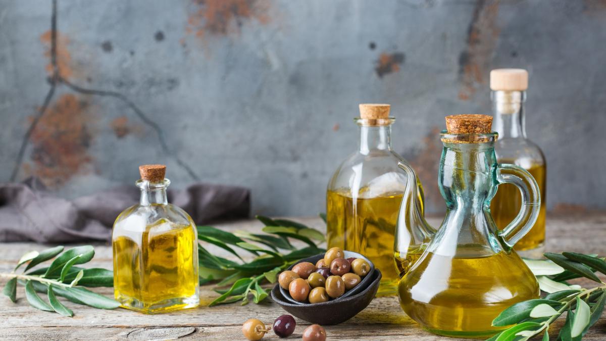 uleiul-de-masline-si-lamaia--ibuprofenul-natural-cu-efect-asupra-ficatului--la-ce-trebuie-sa-fiti-atenti-cand-urmati-cura_33112500