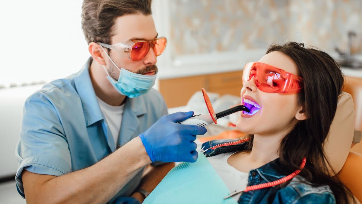 fatetele-dentare--cand-devin-o-necesitate--medic-cu-cat-dintii-sunt-mai-inghesuiti--va-trebui-sa-faci-un-sacrificiu_34029800