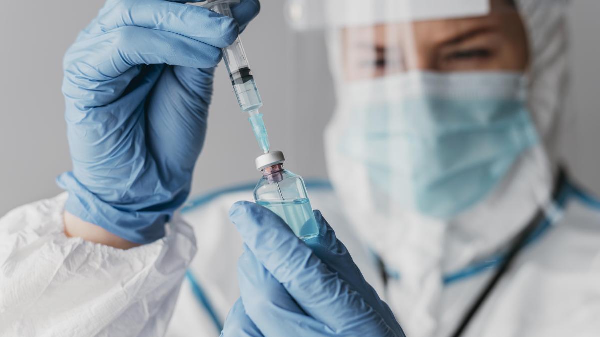 lucrul-periculos-care-compromite-vaccinarea-in-romania--rafila--dezvaluire-despre-achizitia-de-vaccin-anti-covid--cine-a-cumparat-milioane-de-doze-de-la-noi-trebuia-sa-ne-gandim_30240200