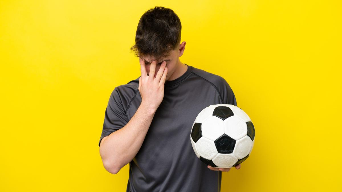 fotbalistii--predispusi-sa-dezvolte-afectiuni-neurodegenerative--au-un-risc-de-3-5-mai-mare-de-deces_32826100