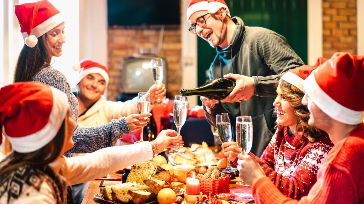 cum-sa-treci-peste-masele-festive-in-familie-atunci-cand-esti-la-dieta_98652100