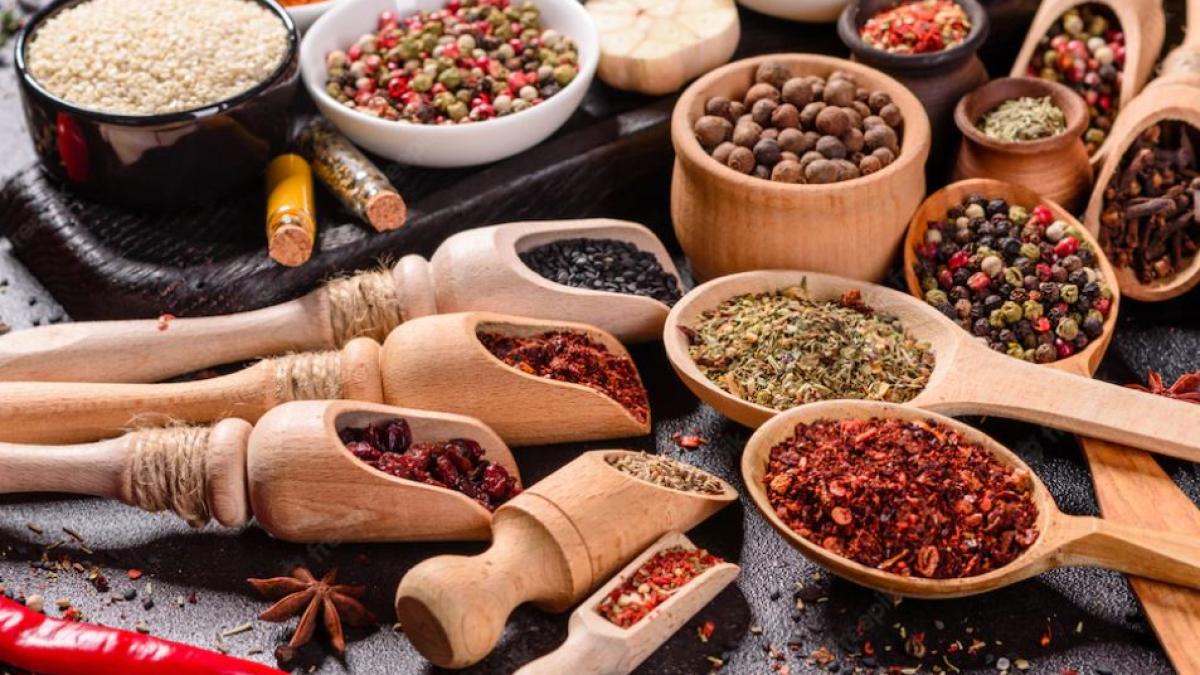 cinci-condimente-care-te-ajuta-sa-ti-pastrezi-frumusetea_97907900