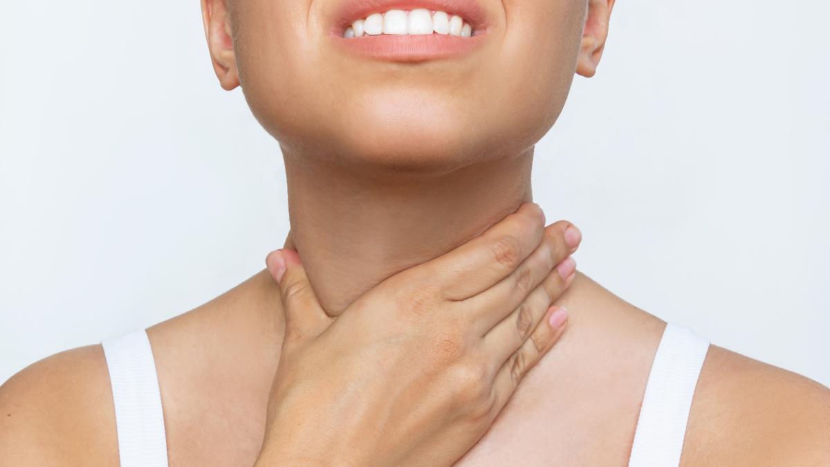 laringita-simptome--cauze-si-tratament--gargara-cu-apa-calduta-cu-sare-si-repausul-vocal--principalele-remedii-ale-laringitei_41745600