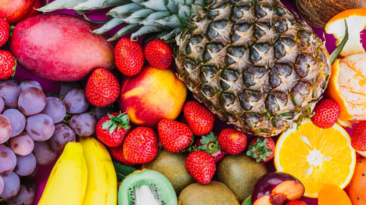 fructele-bogate-in-zahar-si-impactul-asupra-glicemiei--de-ce-sunt-fructele-de-padure-recomandate-diabeticilor_64407200
