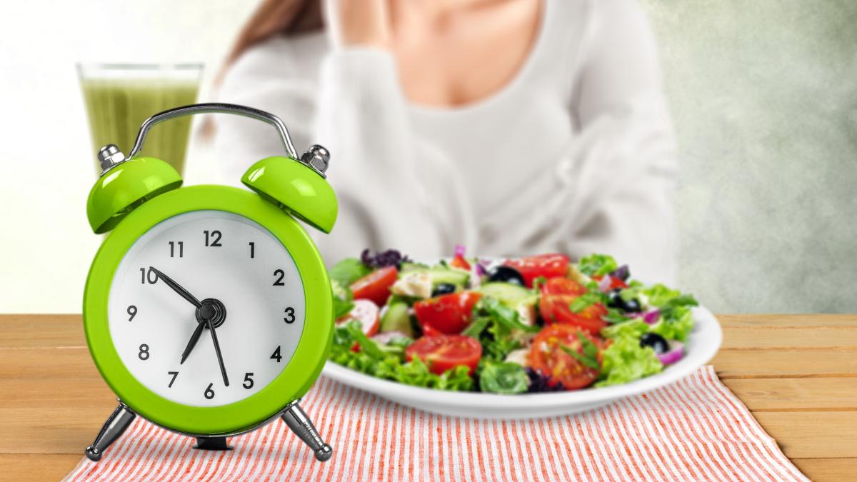 dieta-celebra-care-duce-la-moarte-subita--tot-mai-multi-oameni-incep-sa-o-tina-produce-scadere-rapida-in-greutate--dar-creste-colesterolul--tensiunea_76792400