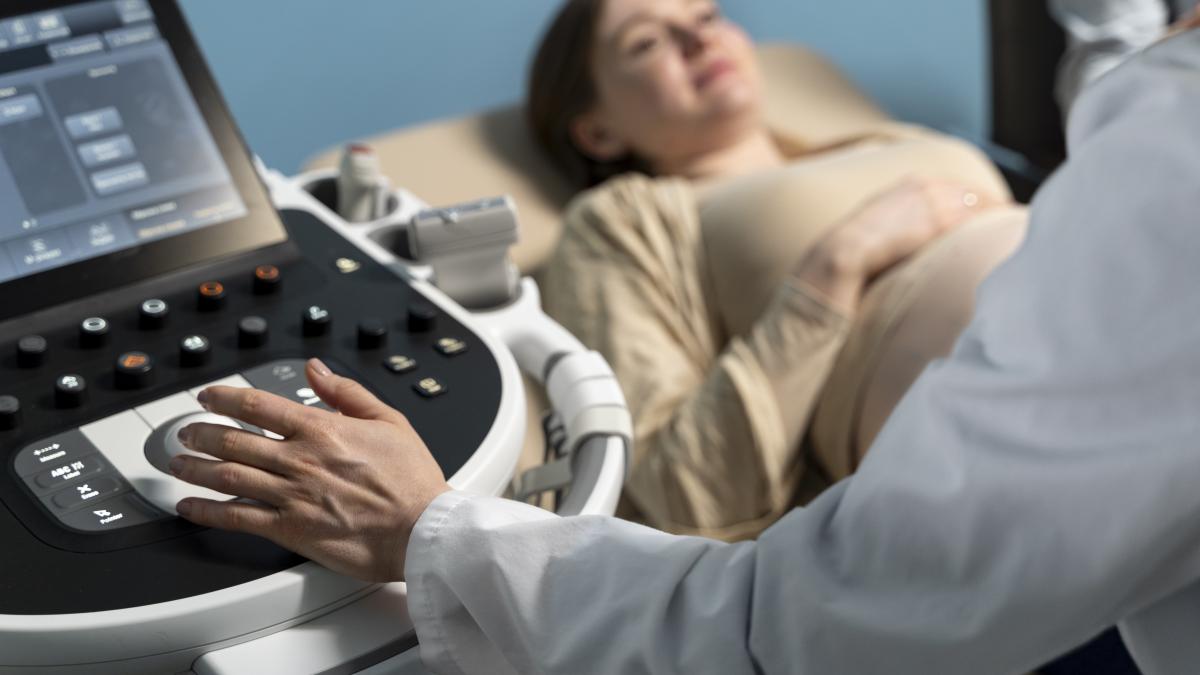 ecografie-sau-rmn---ce-alegi-pentru-un-control-ginecologic--de-ce-gazele-incurca-examinarea-pacientele-trebuie-sa-aiba-o-pregatire-digestiva-in-prealabil--exista-mici-trucuri_53734700