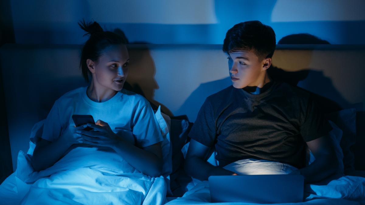 adolescentii--fata-in-fata-cu-pericolul-dependentei-de-pornografie_44153000