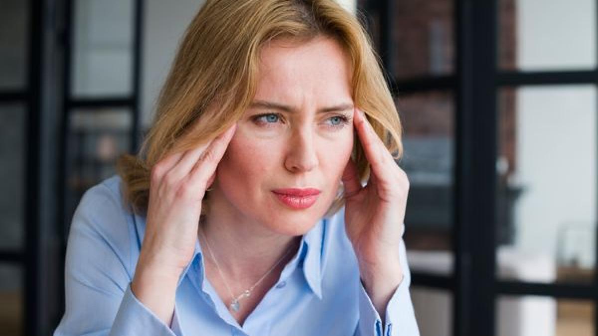 estrogenul--asociat-cu-migrenele-din-timpul-menstruatiei--ce-alte-roluri-are-acesta-pentru-sanatate-si-cum-se-poate-regla-nivelul-hormonal_68970600