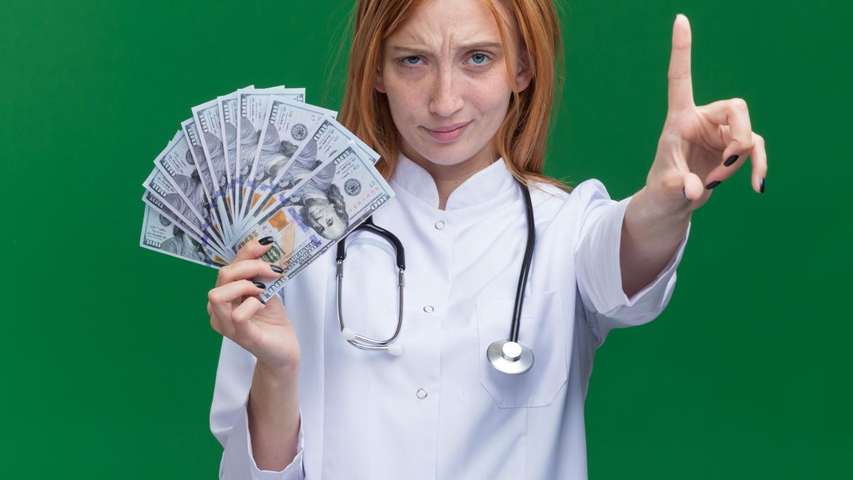 medicii-de-familie--platiti-in-functie-de-performanta--sandra-alexiu--reactie-plata-la-sfantul-asteapta--e-ca-un-fel-de-nu-sunati--ies-eu-din-cand-in-cand_73889000