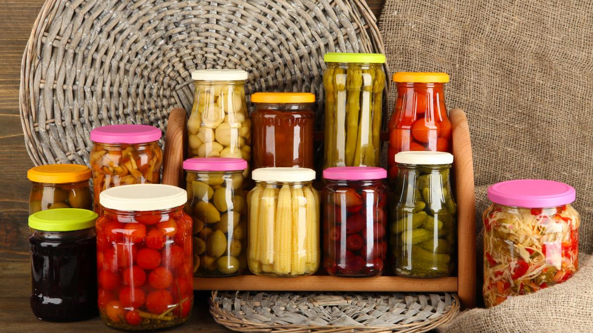 conservantii--aditivii-care-prelungesc-durata-de-viata-a-alimentelor-_87461400