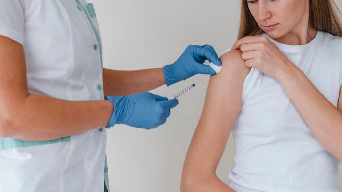 vaccin-impotriva-cancerului-si-bolilor-de-inima--disponibil-pana-in-2030--burton-vom-putea-oferi-vaccinuri-personalizate_85814800