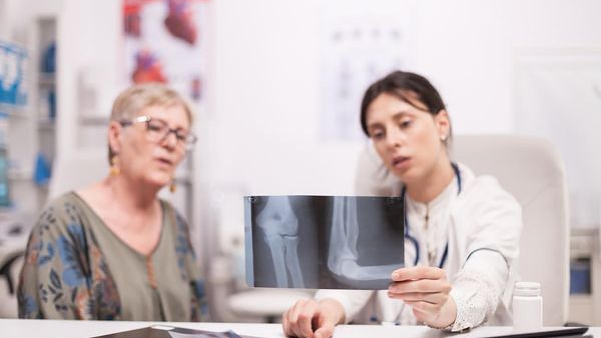 osteodensitometria--cand-este-indicata-si-cui--reumatolog-standardul-de-aur-in-diagnosticarea-osteoporozei_43519800