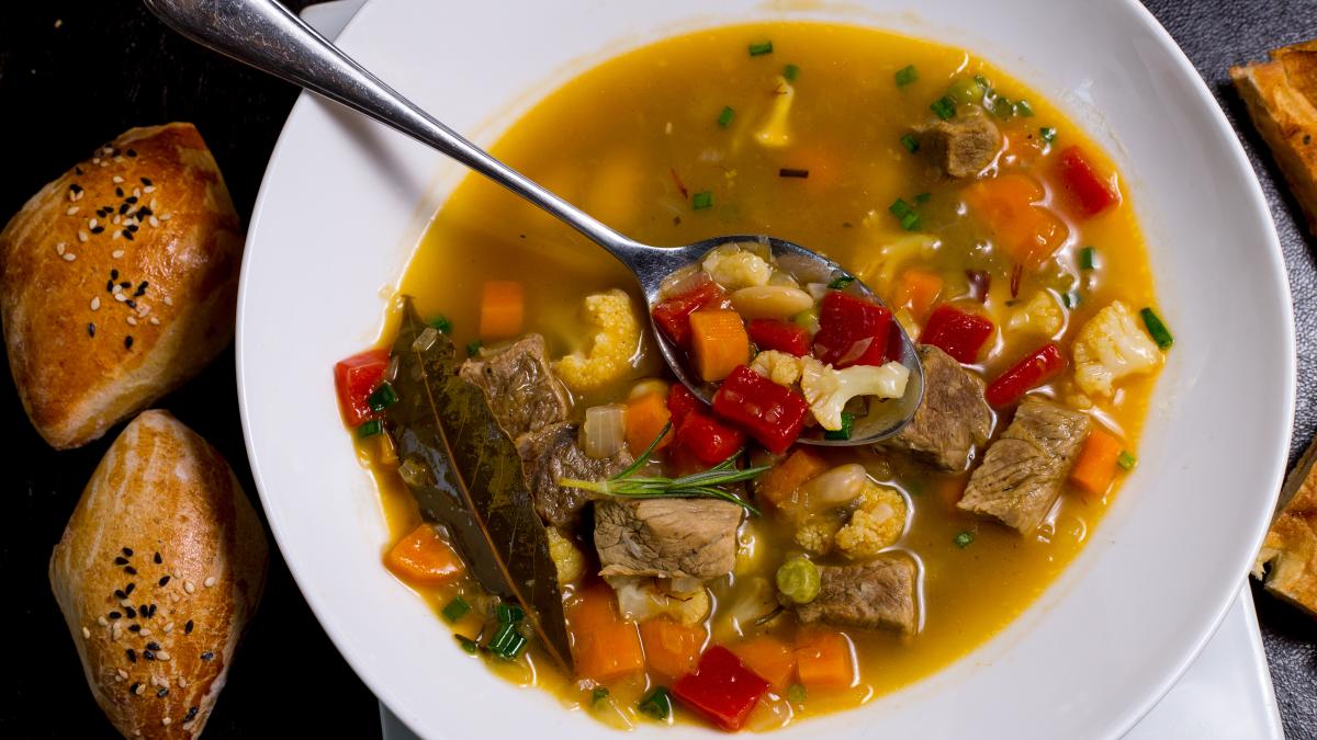 ce-trebuie-sa-stii-despre-ciorba-de-miel--anca-ionita-este-probiotic-important--dar-poate-duce-la-hipertensiune--guta-si-probleme-renale_22903300