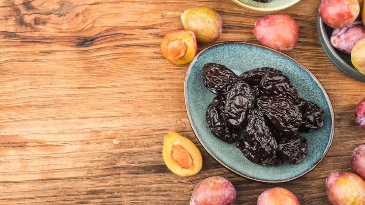 un-remediu-de-prune-elimina-grasimea-de-pe-burta--consuma-l-in-fiecare-dimineata_54533100