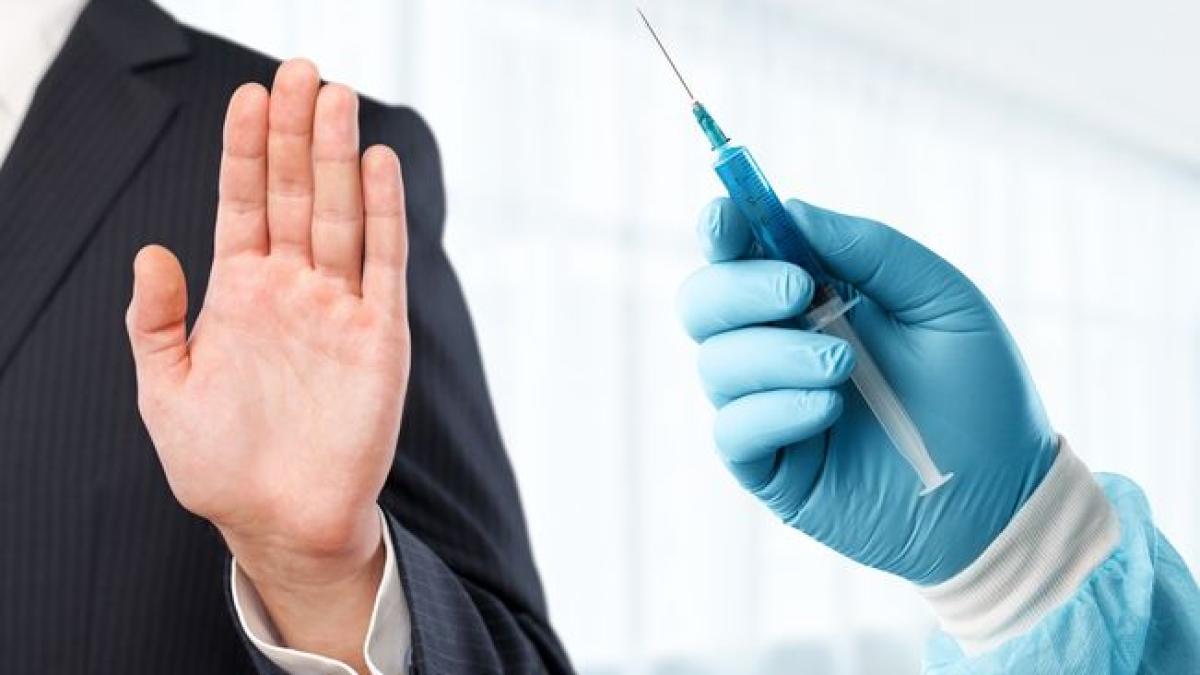refuzul-vaccinarii--cauzata-de-inechitate-si-dezinformare--popovici-oamenii-au-o-garantie--se-uita-la-cei-de-la-ministerul-sanatatii-ca-niste-garanti_36935000