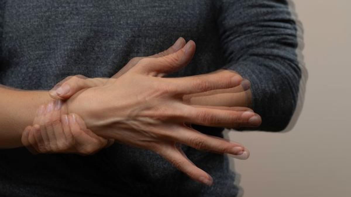 boala-parkinson--asociata-cu-o-bacterie--cercetator-eliminata--ar-putea-ameliora-si-incetini-simptomele-pacientilor-cu-parkinson_66249600