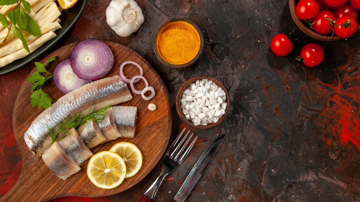 alimentele-care-ne-scapa-de-migrene--plesea-trei-luni-de-zile-sa-ai-in-dieta-magneziu-si-omega-3_84742700