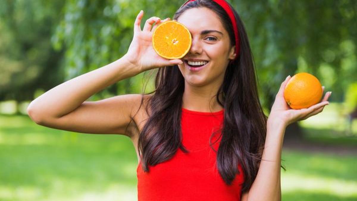 vitaminele--necesare-in-functie-de-anotimp--care-sunt-cele-considerate-de-vara-si-de-ce-sunt-importante-in-sezonul-cald_60799100