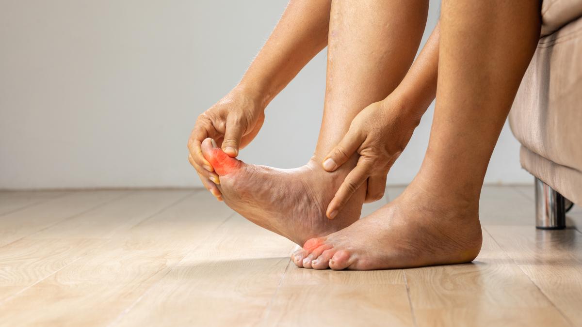 monturile--hallux-valgus--afectiunea-cea-mai-frecventa-a-piciorului-_42705400