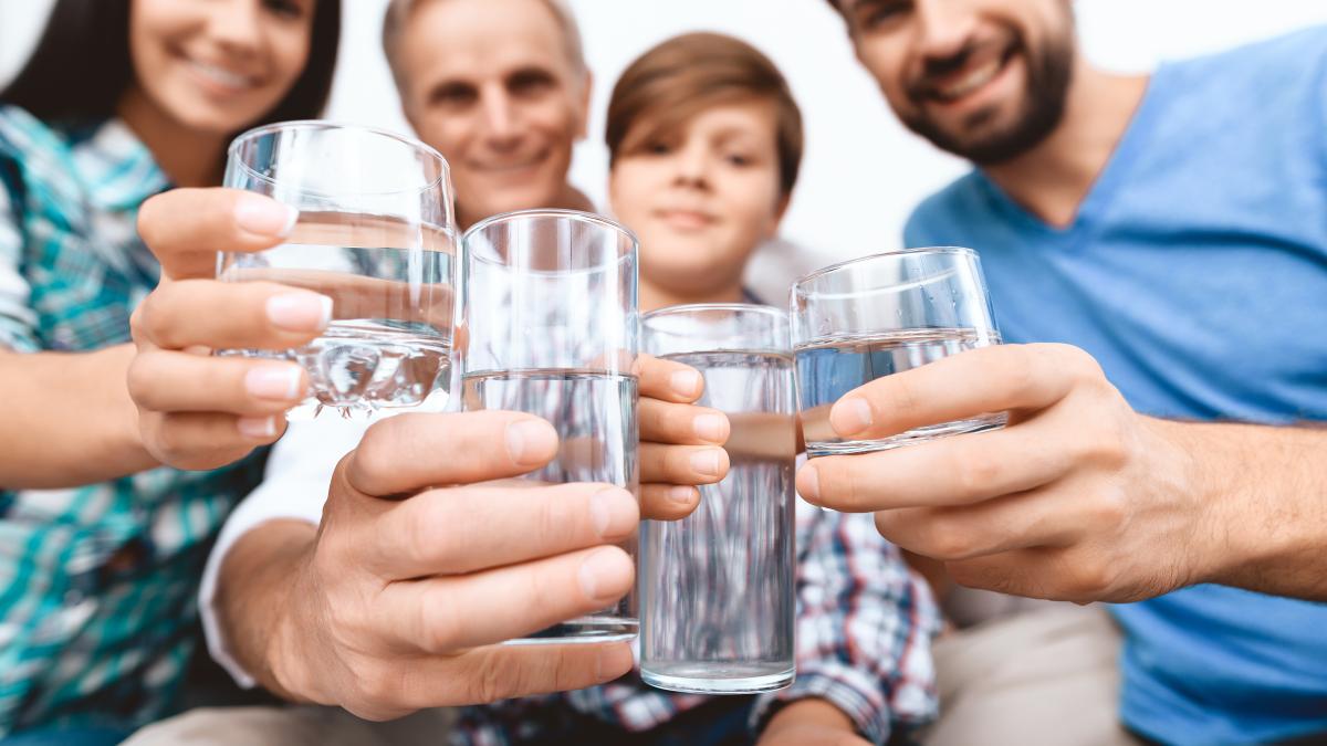 ce-boli-poti-preveni--daca-bei-minim-2l-de-apa-pe-zi_70412800