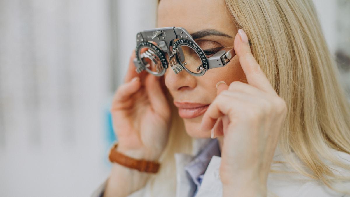 astigmatismul-cauze--simptome--tratament--cum-iti-dai-seama-ca-ai-astigmatism_79467600