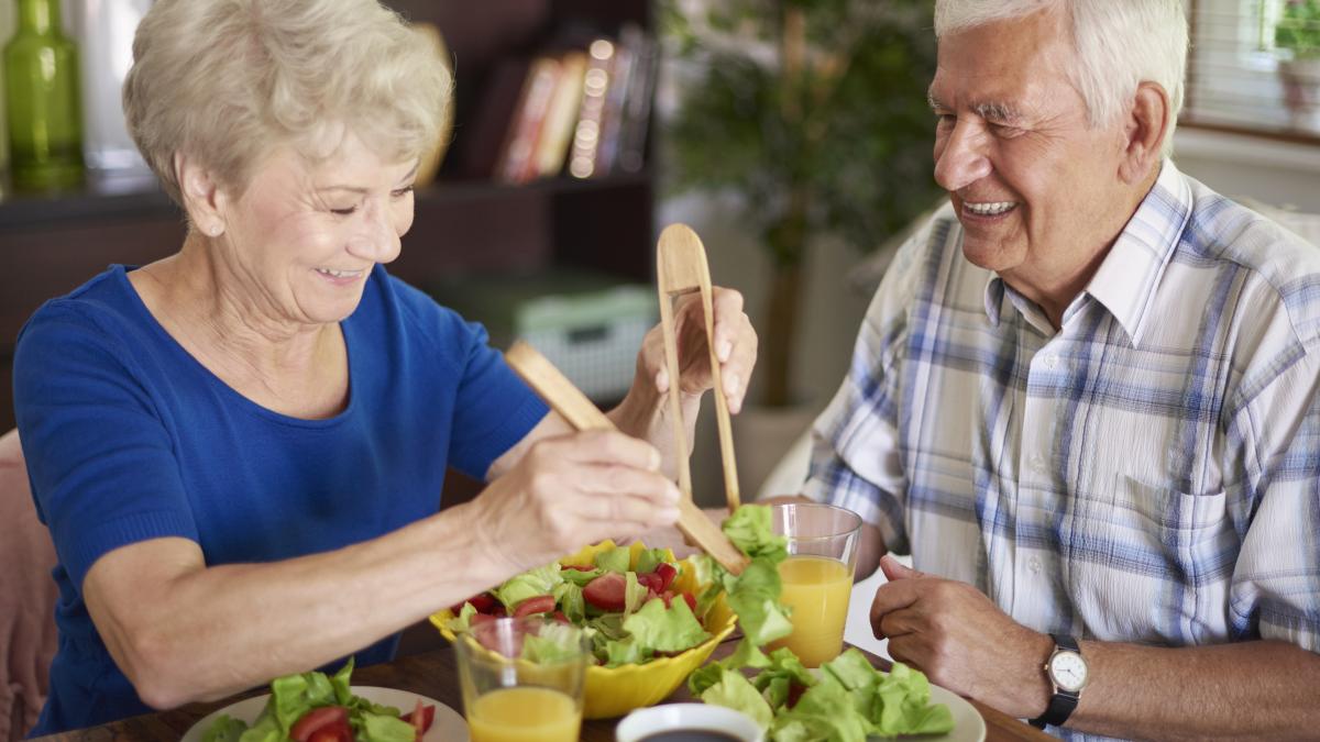 alimentele-care-trebuie-consumate-pe-masura-ce-imbatranesti_83411800