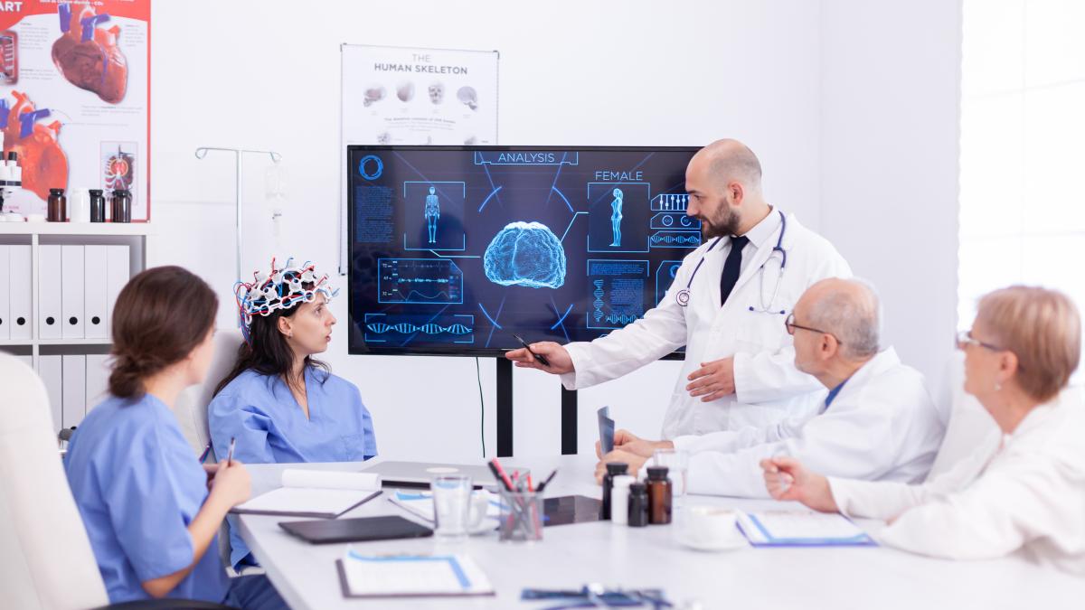 neurologii-romani--prezenti-la-congresul-federatiei-europene-de-neuroreabilitare-din-franta_35945800